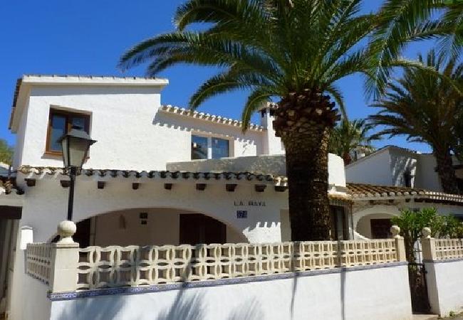 Villa en DENIA - LA RAYA URB. EL OASIS 1� LINEA PLAYA