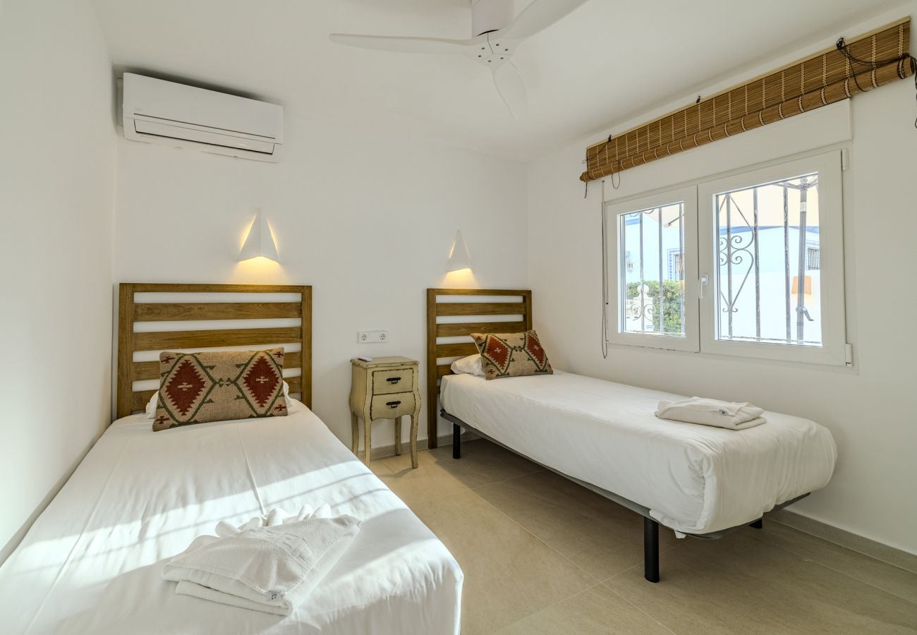 Villa en Denia - Villa LA LUBINA 1ª Línea Playa