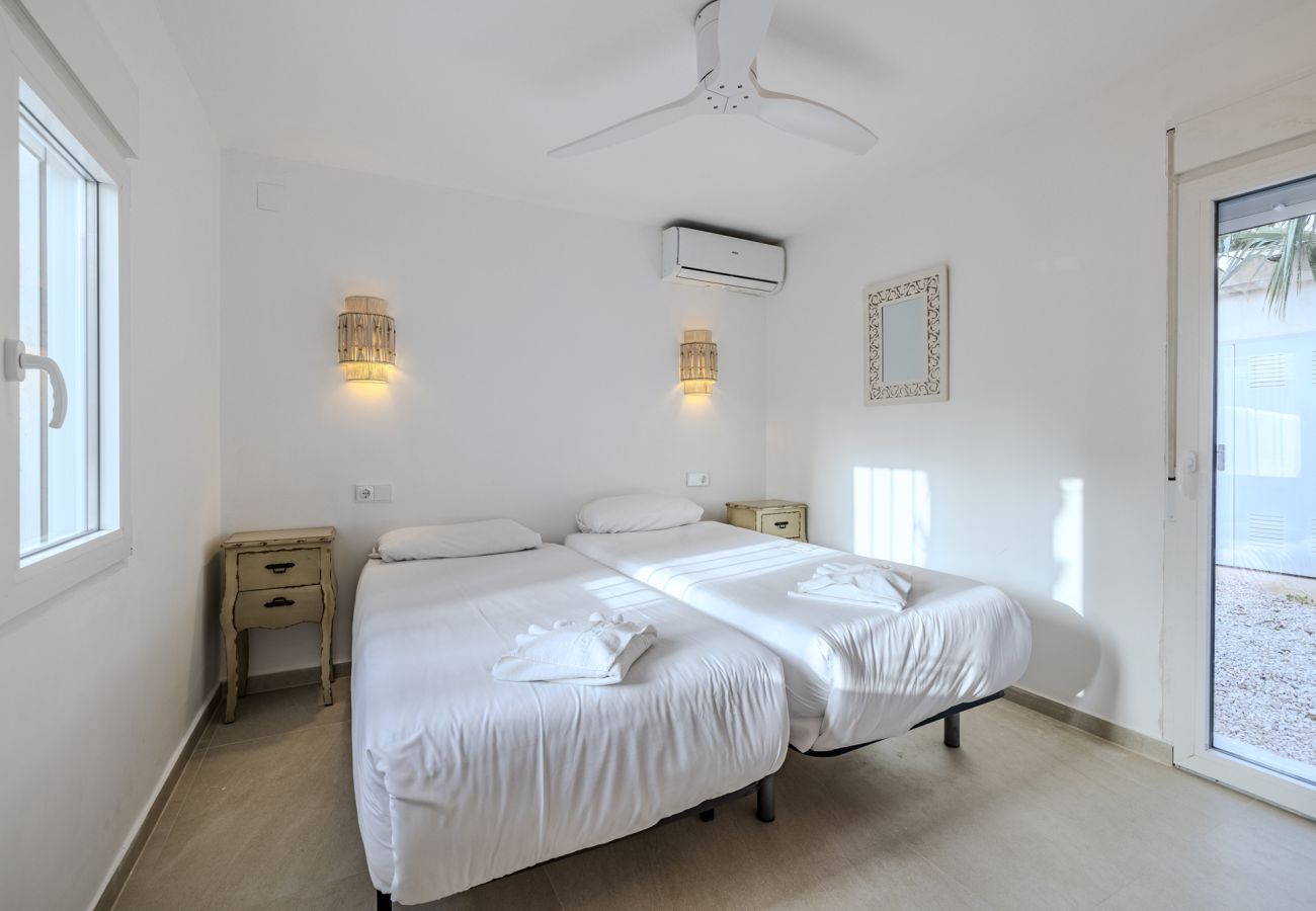 Villa en Denia - Villa LA LUBINA 1ª Línea Playa