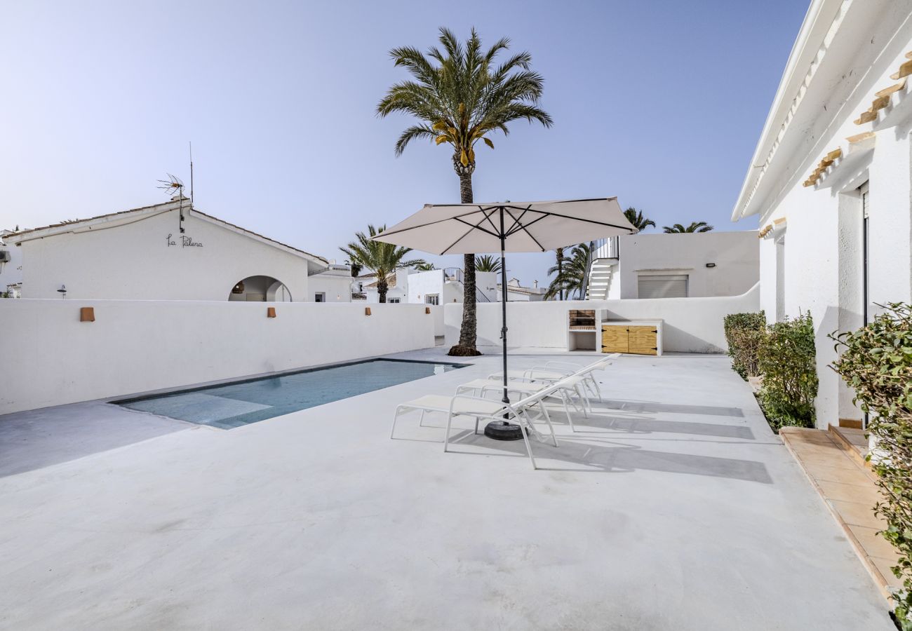 Villa en Denia - Villa LA PALOMA 1ª Línea Playa
