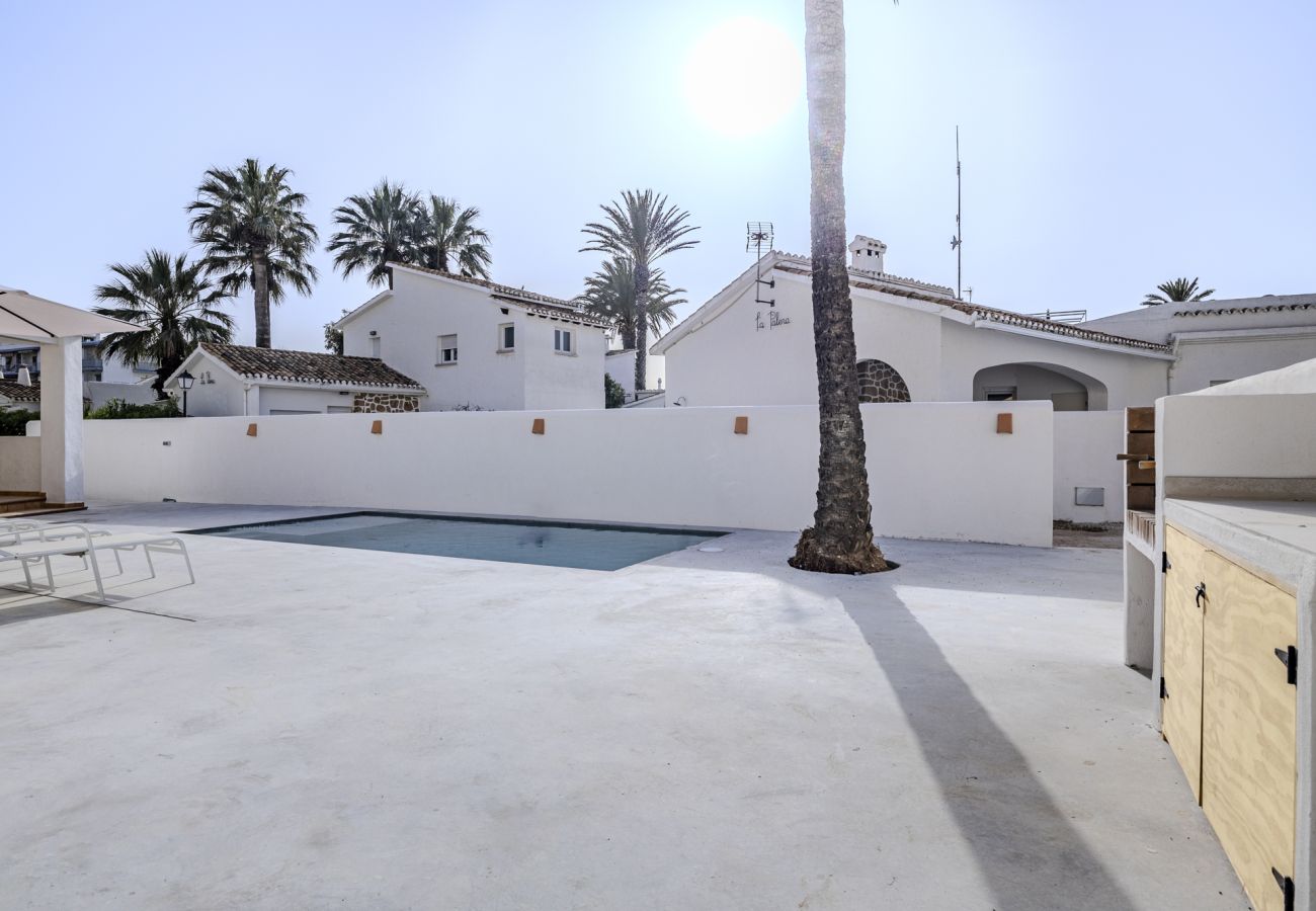 Villa en Denia - Villa LA PALOMA 1ª Línea Playa