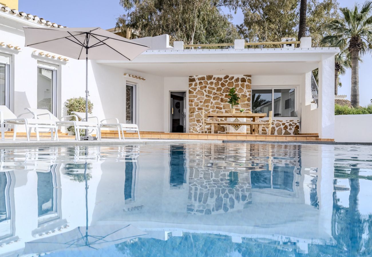 Villa en Denia - Villa LA PALOMA 1ª Línea Playa