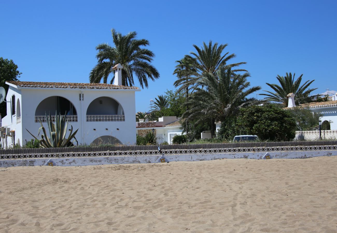 Villa en Denia - Villa LA YUCA 1ª Línea Playa