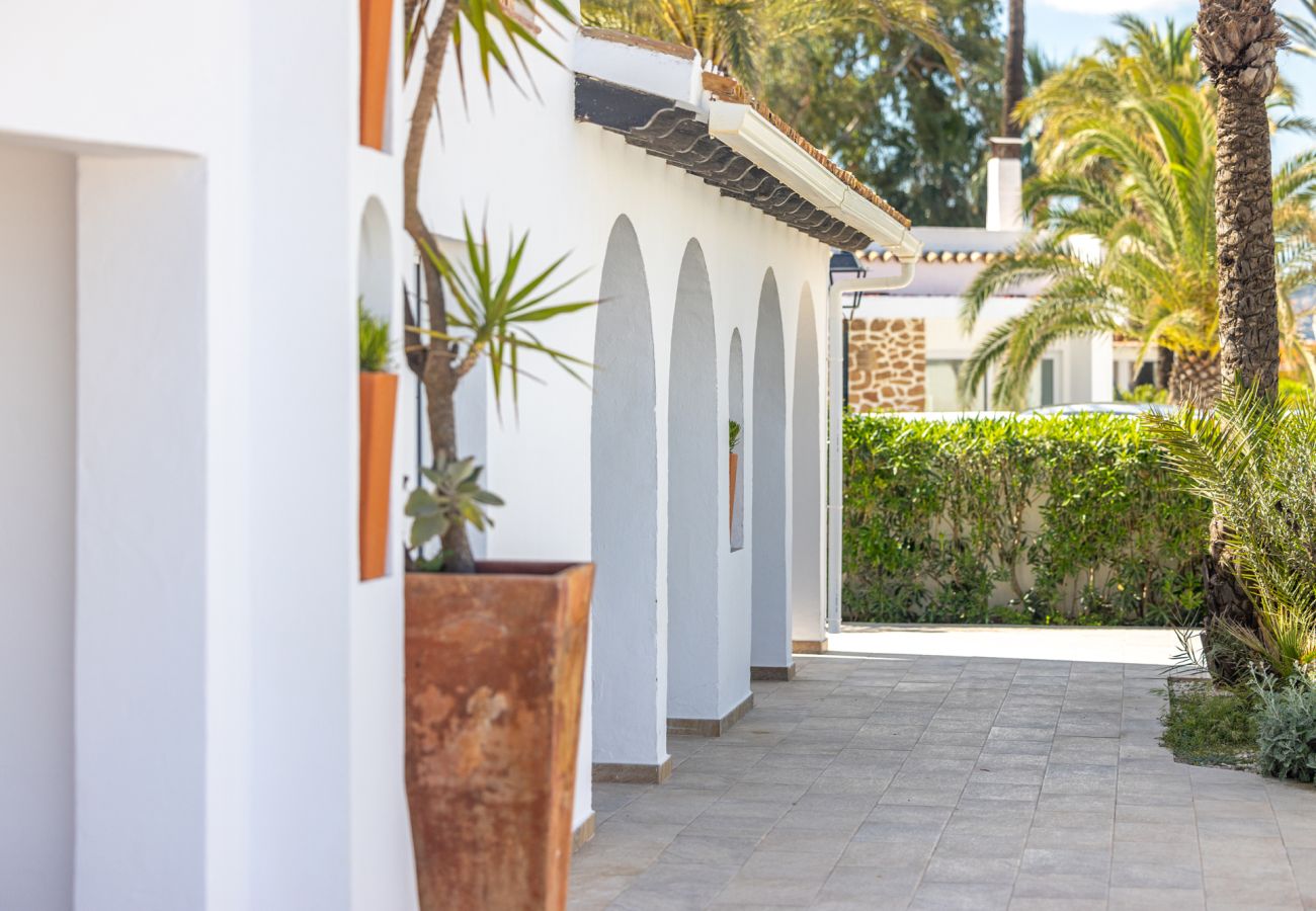 Villa en Denia - Villa LA YUCA 1ª Línea Playa