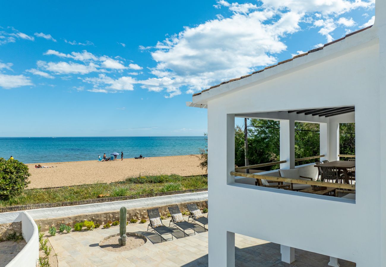 Villa en Denia - Villa LA YUCA 1ª Línea Playa