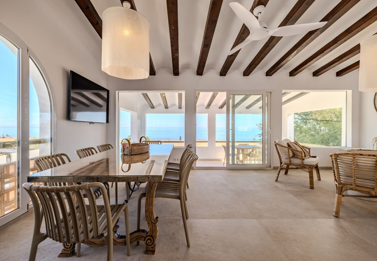 Villa en Denia - Villa LA YUCA 1ª Línea Playa