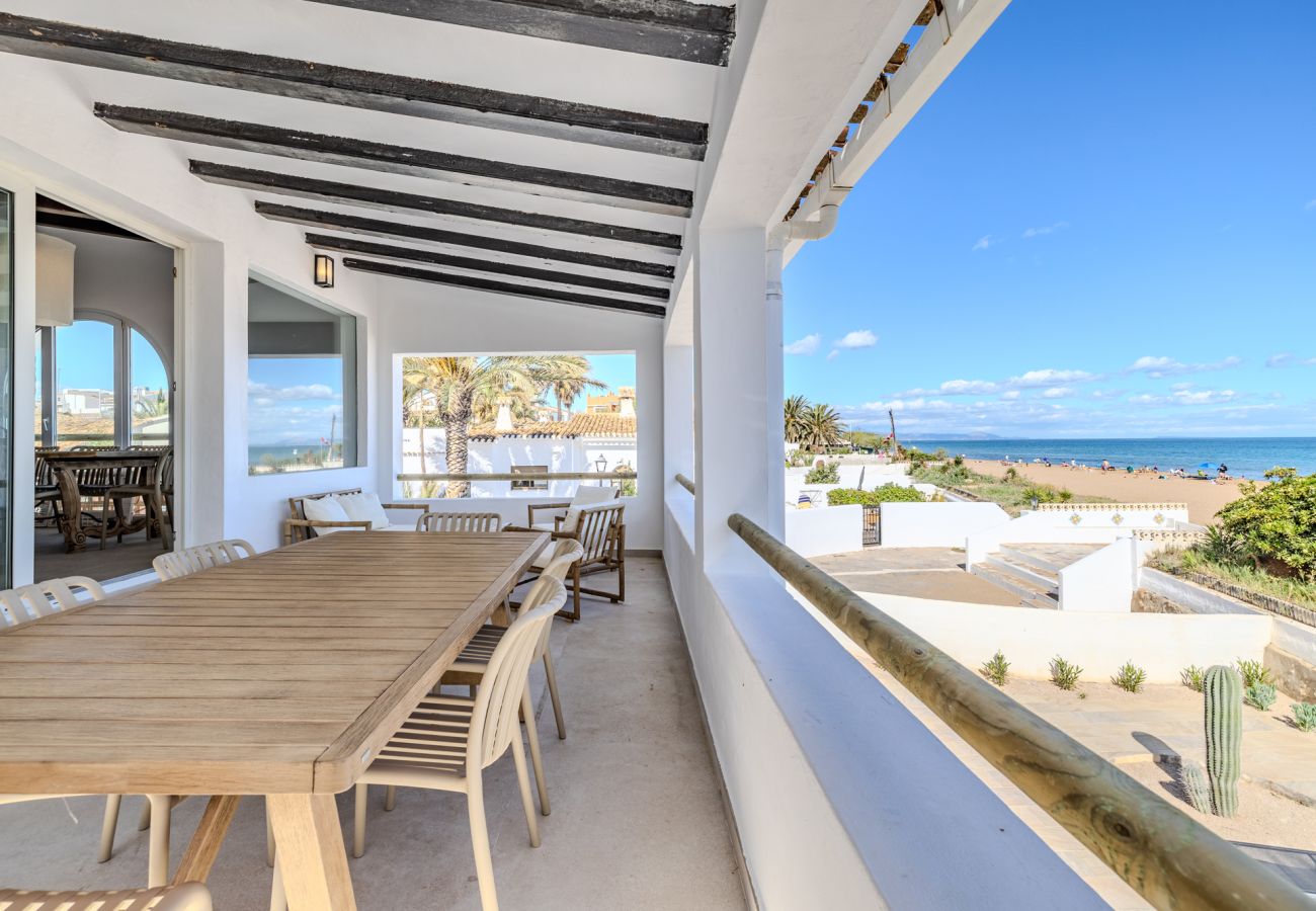 Villa en Denia - Villa LA YUCA 1ª Línea Playa