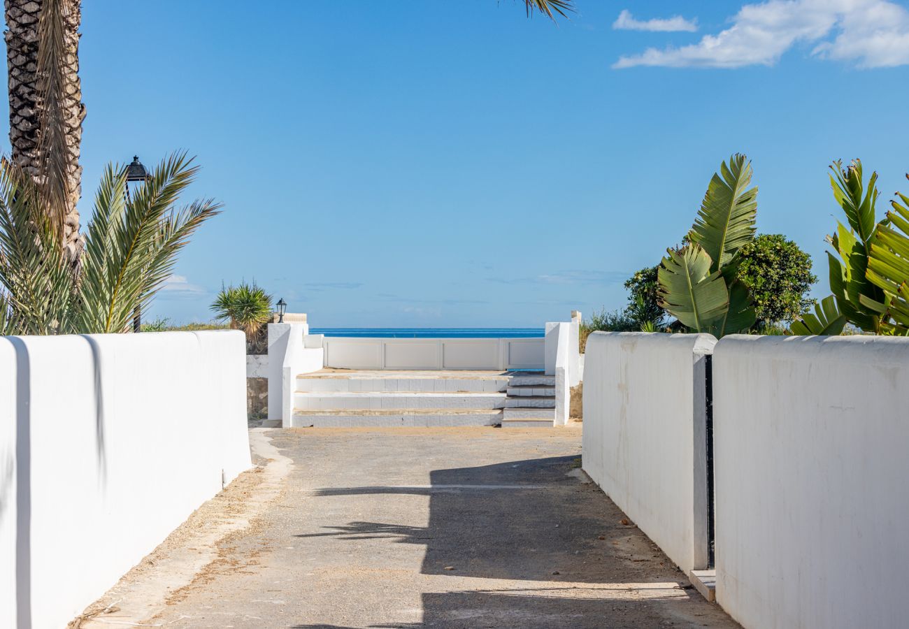 Villa en Denia - Villa LA YUCA 1ª Línea Playa
