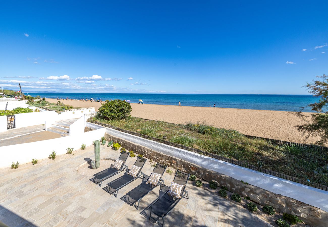 Villa en Denia - Villa LA YUCA 1ª Línea Playa
