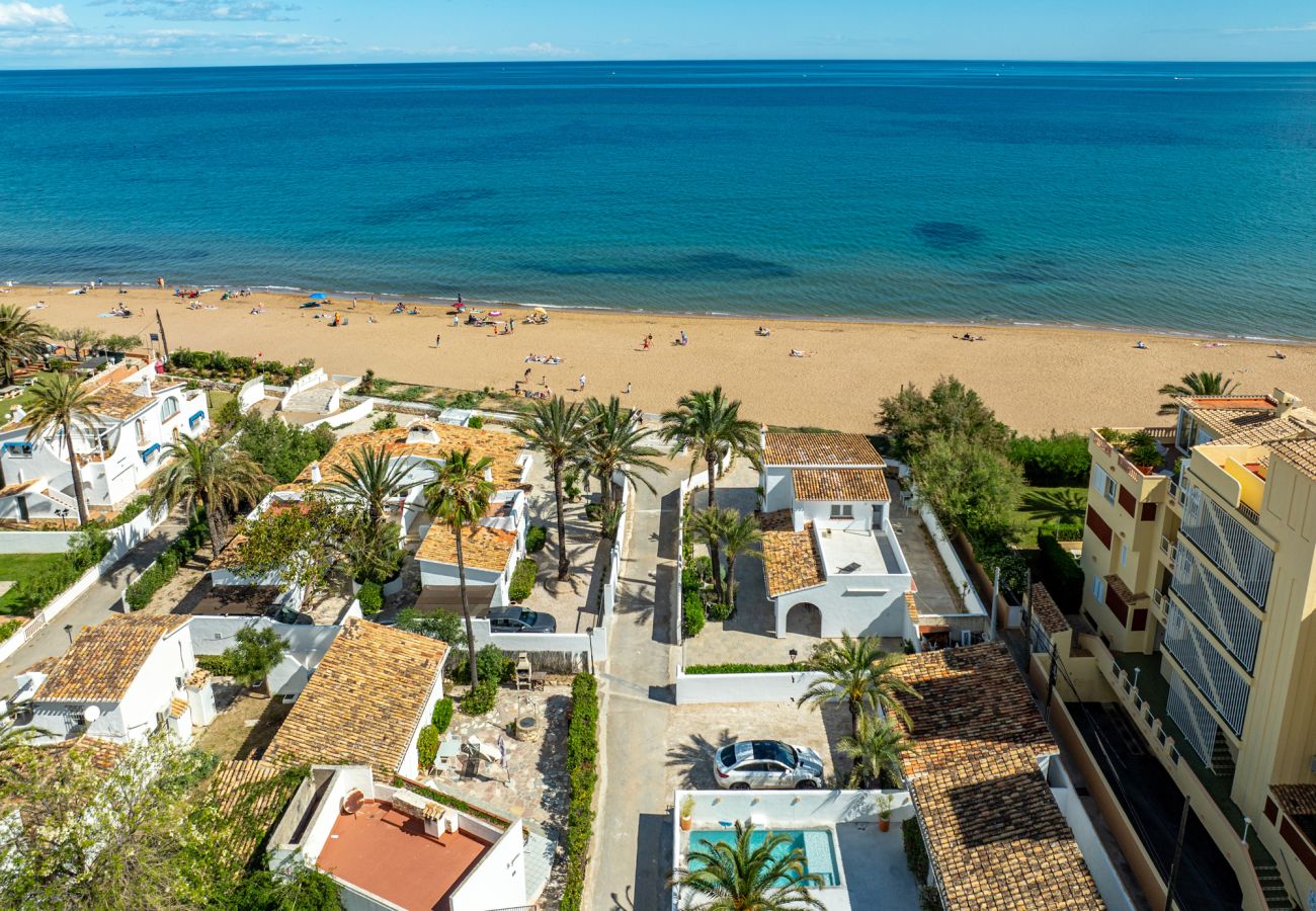 Villa en Denia - Villa LA YUCA 1ª Línea Playa