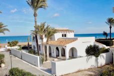 Villa en Denia - Villa LA YUCA 1ª Línea Playa