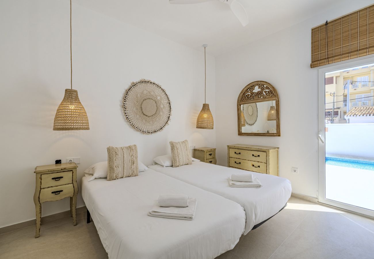 Villa en Denia - Villa LA GAVINA 1ª Línea Playa