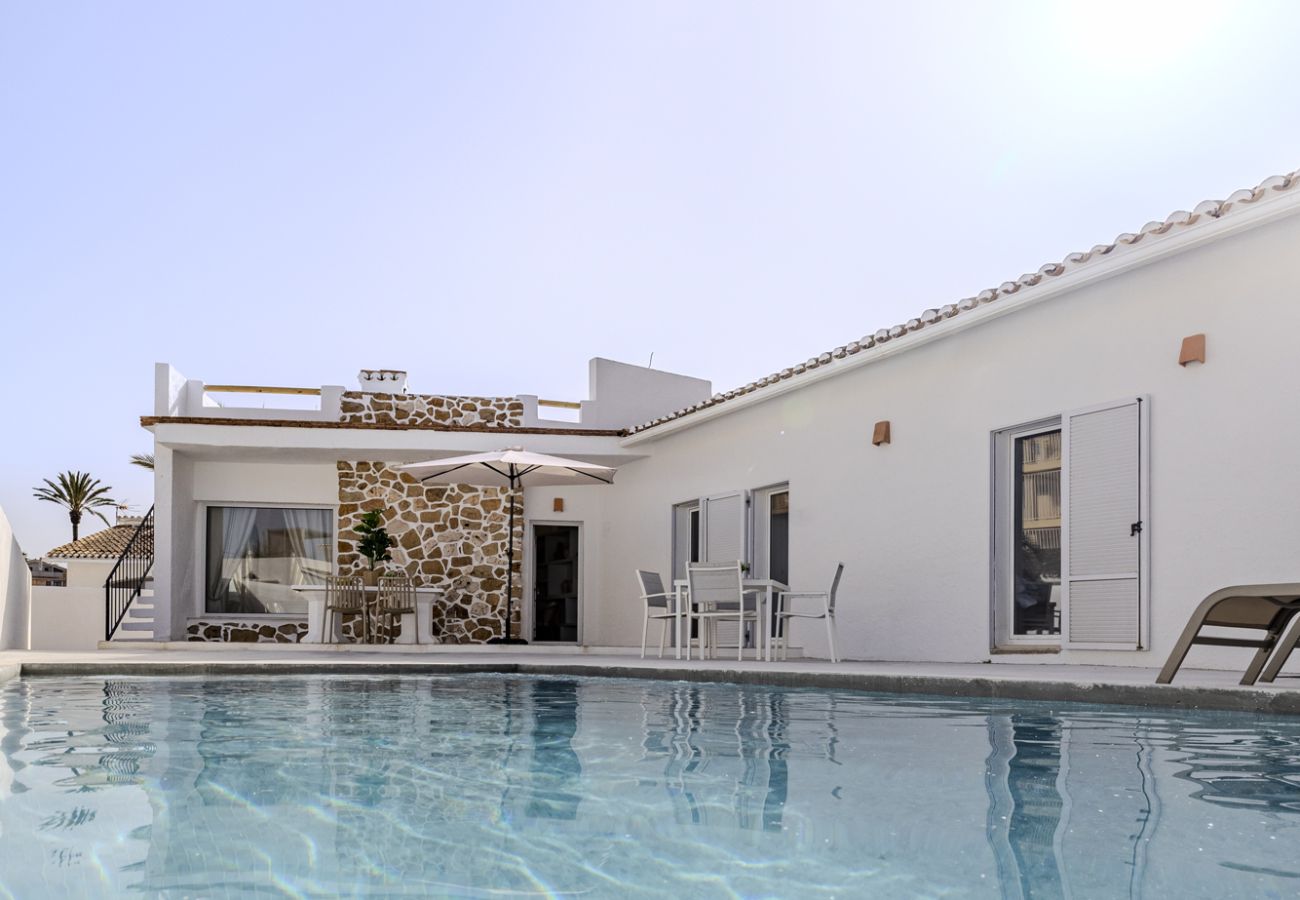 Villa en Denia - Villa LA GAVINA 1ª Línea Playa