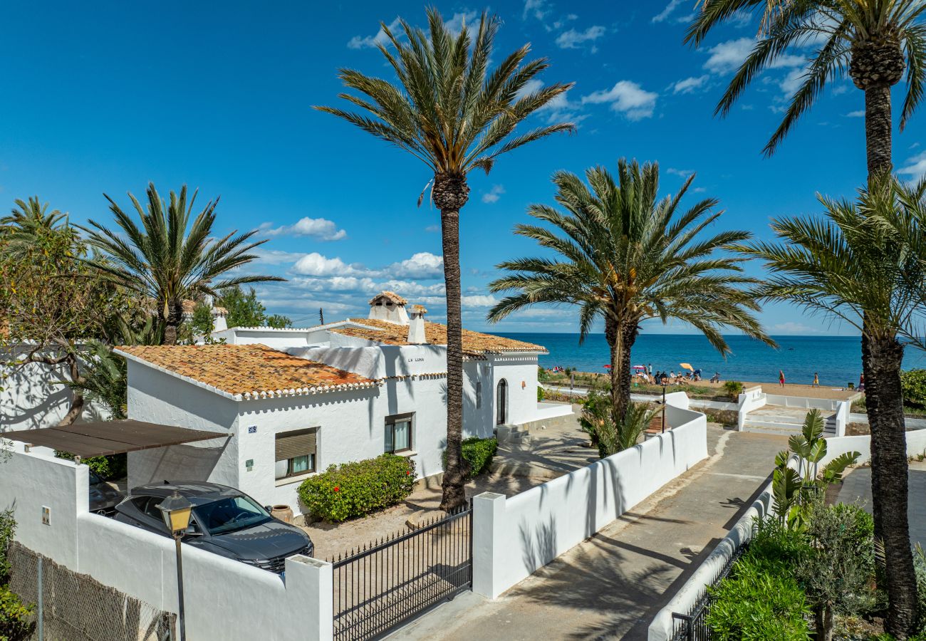 Villa en Denia - Villa LA LUNA 1ª Línea Playa