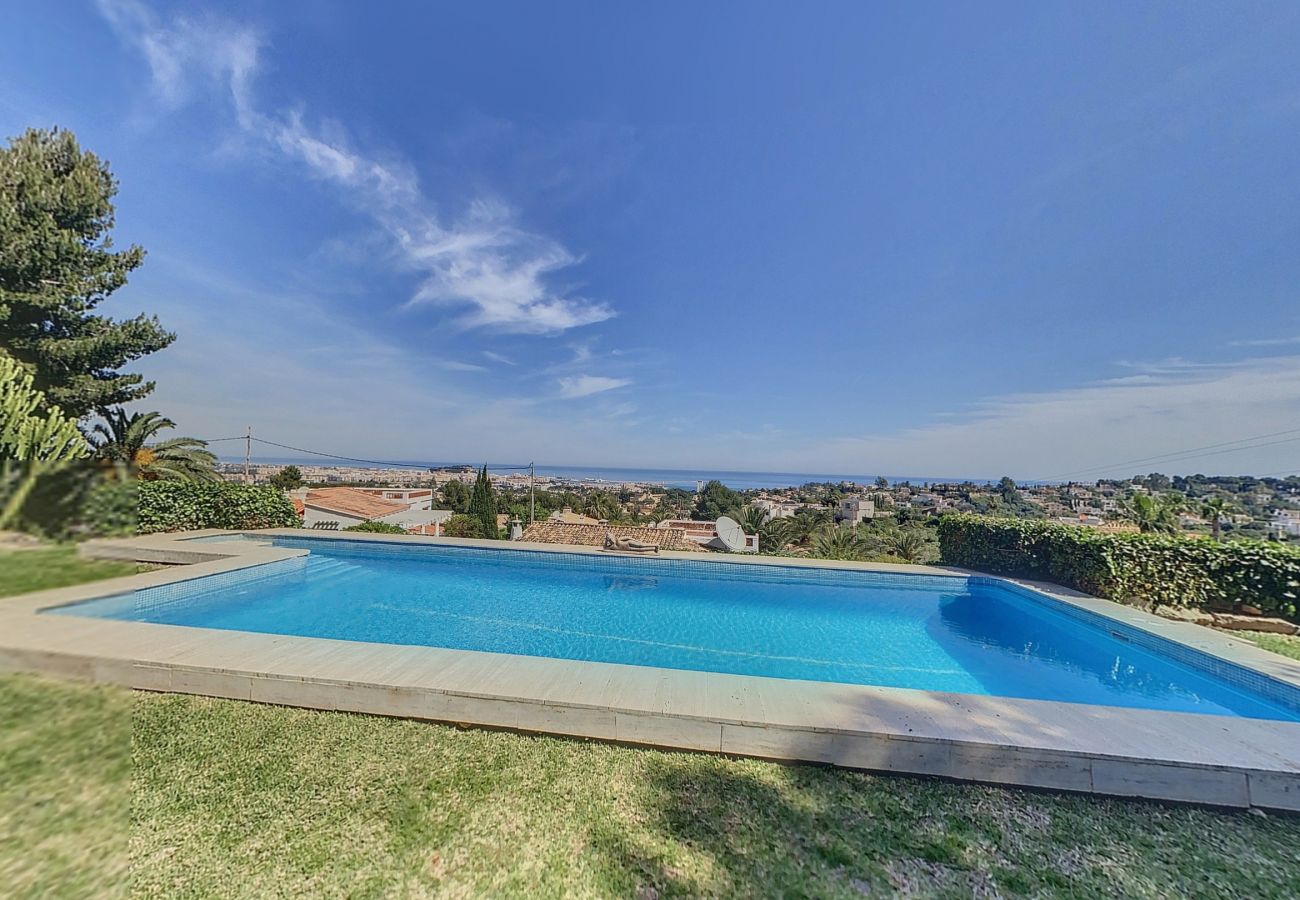 Villa en Denia - Villa con Vistas al Mar