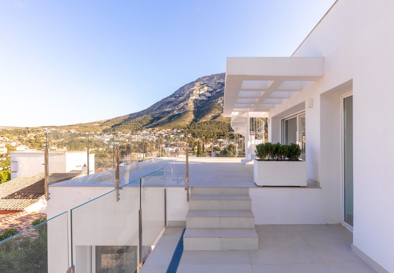 Villa en Denia - Villa en el Montgo de Lujo con piscina
