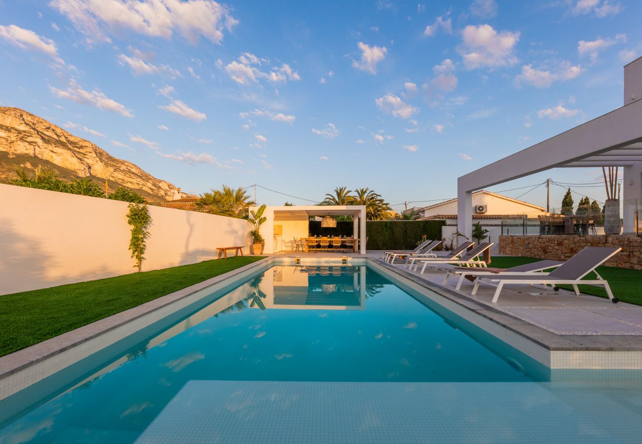 Villa en Denia - Villa en el Montgo de Lujo con piscina