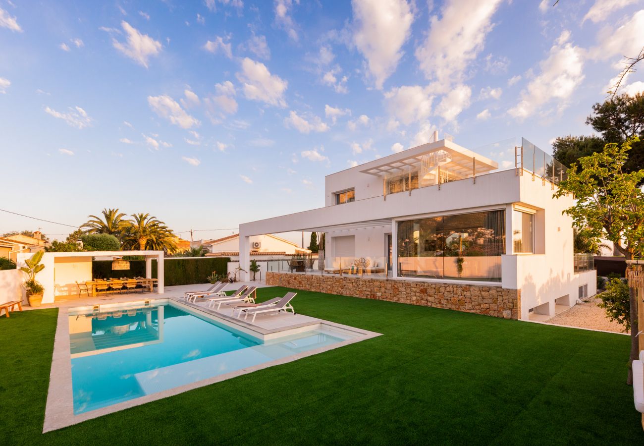 Villa en Denia - Villa en el Montgo de Lujo con piscina