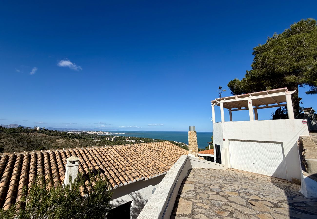 Villa en Denia - Villa en las Rotas con piscina y vistas al mar