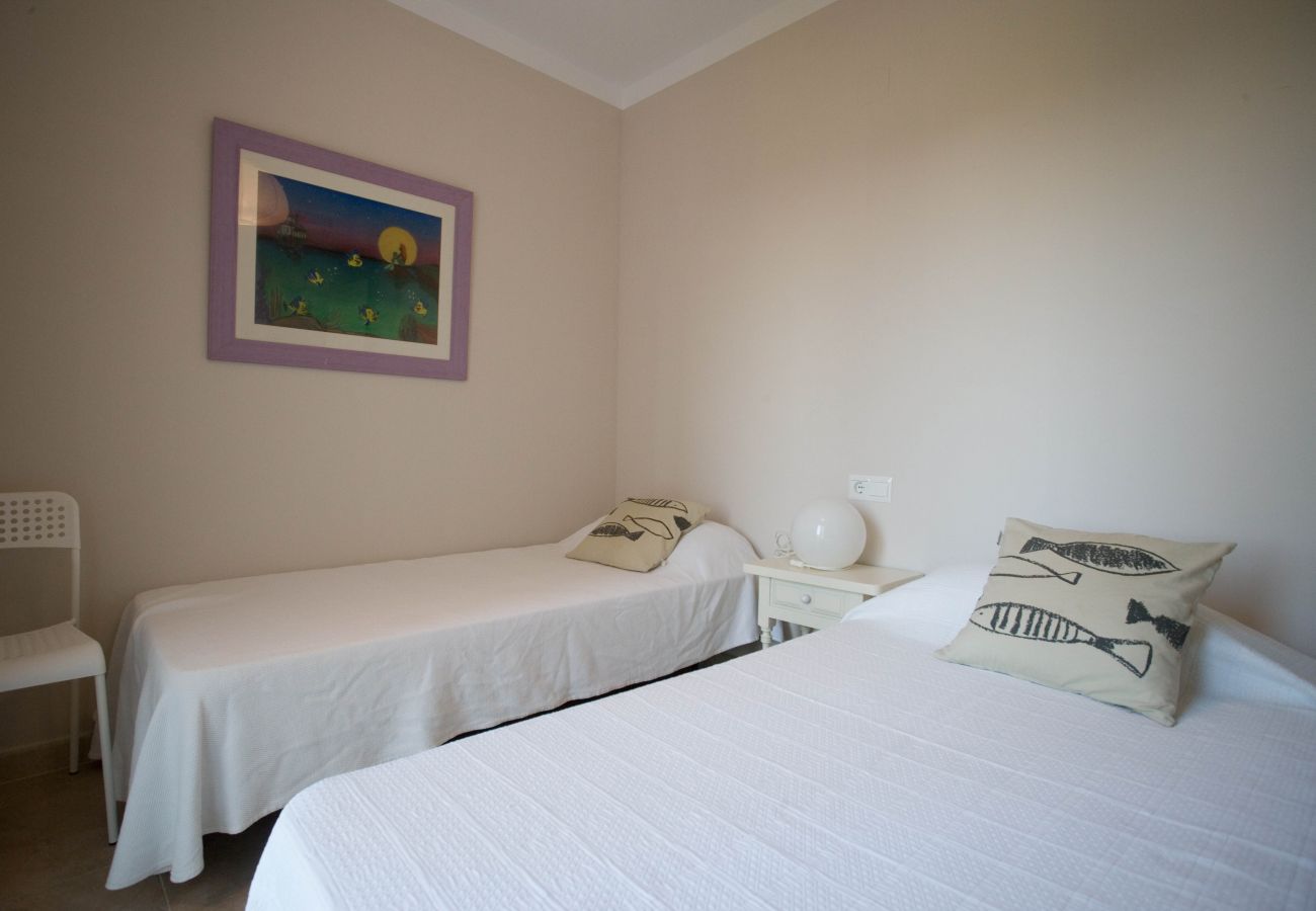 Ferienwohnung in Denia - LES PORTELLES Nº64 1ª Línea Playa