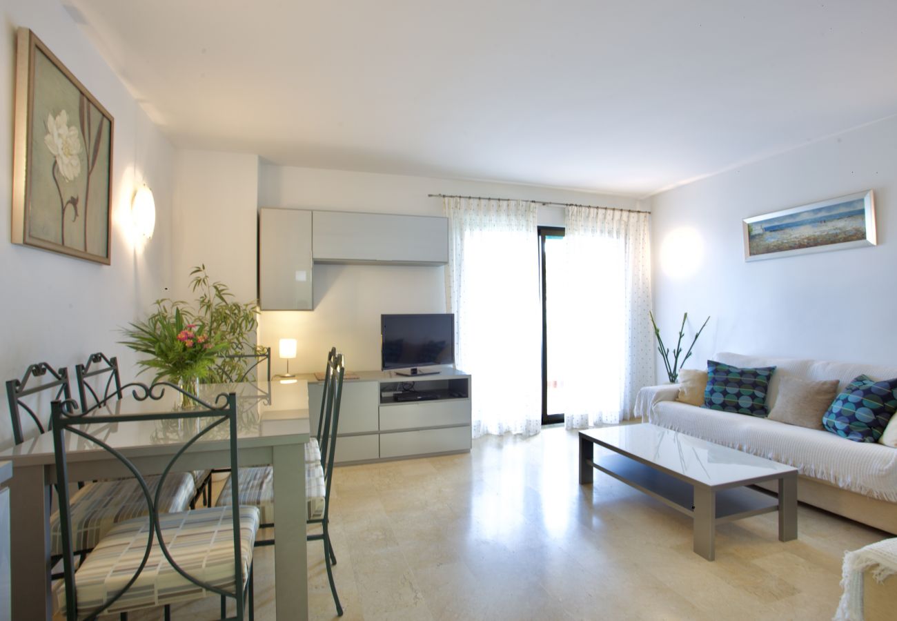 Ferienwohnung in Denia - Apartamento Primera Linea Urb. Playa Grande