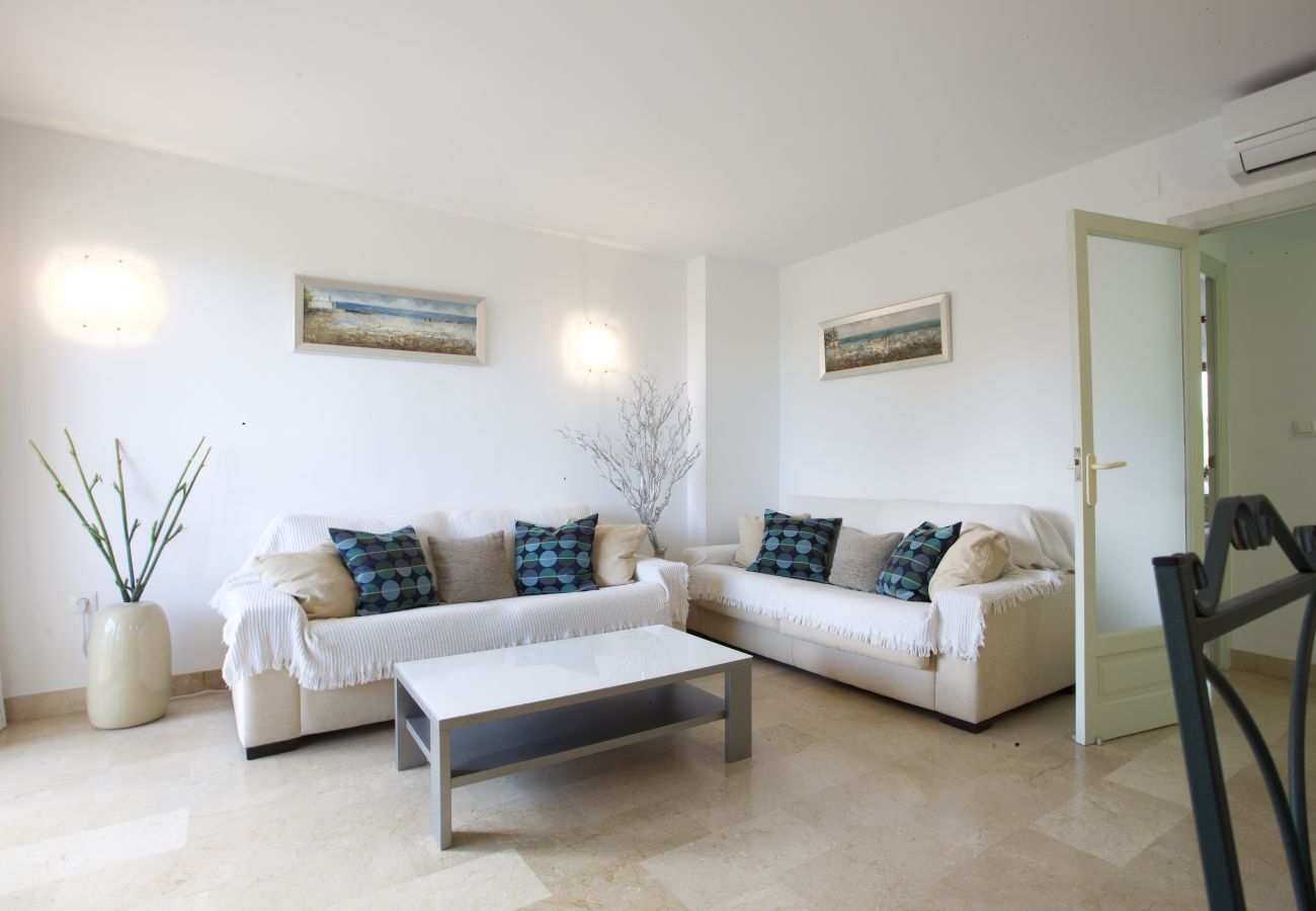 Ferienwohnung in Denia - Apartamento Primera Linea Urb. Playa Grande