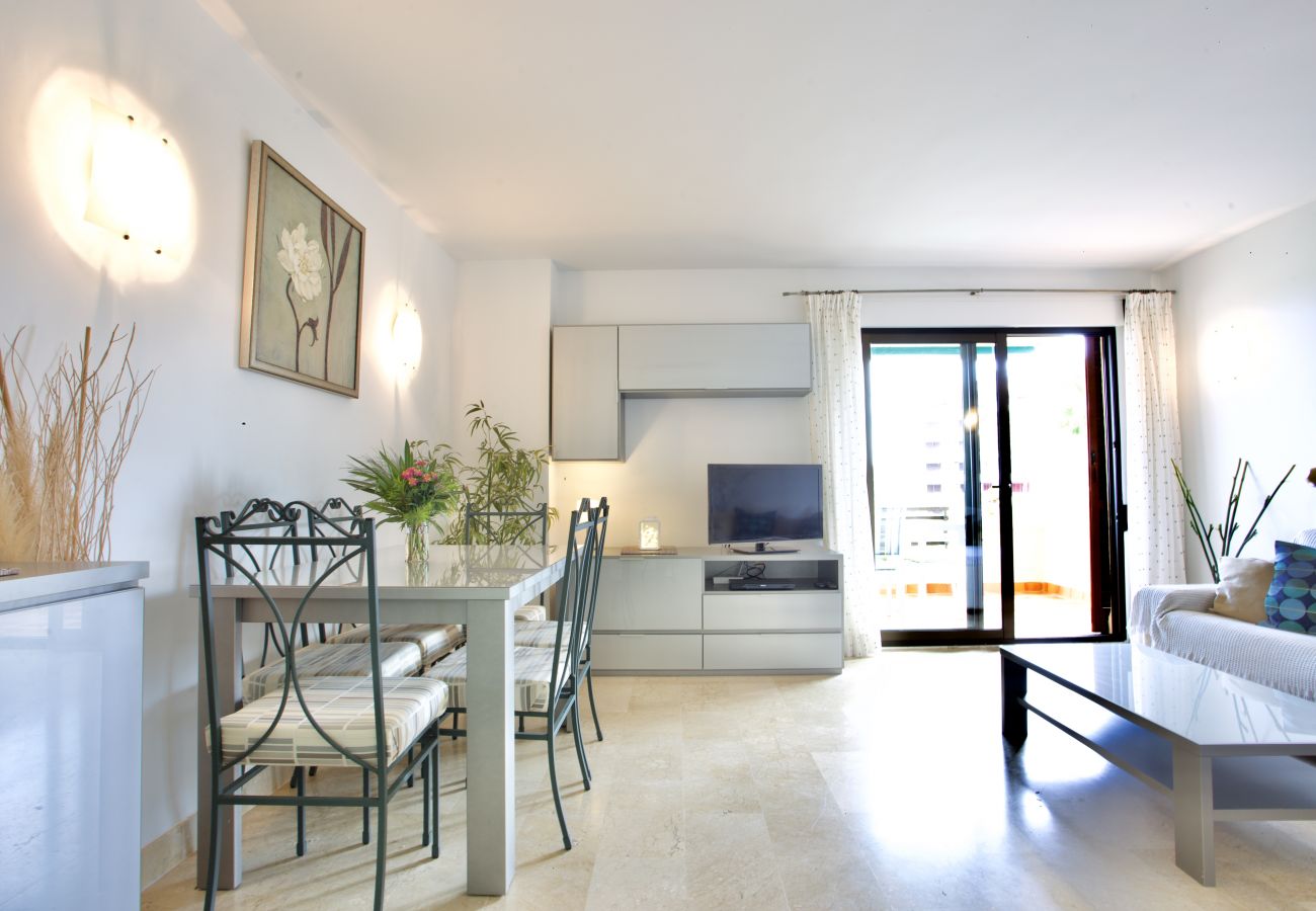 Ferienwohnung in Denia - Apartamento Primera Linea Urb. Playa Grande