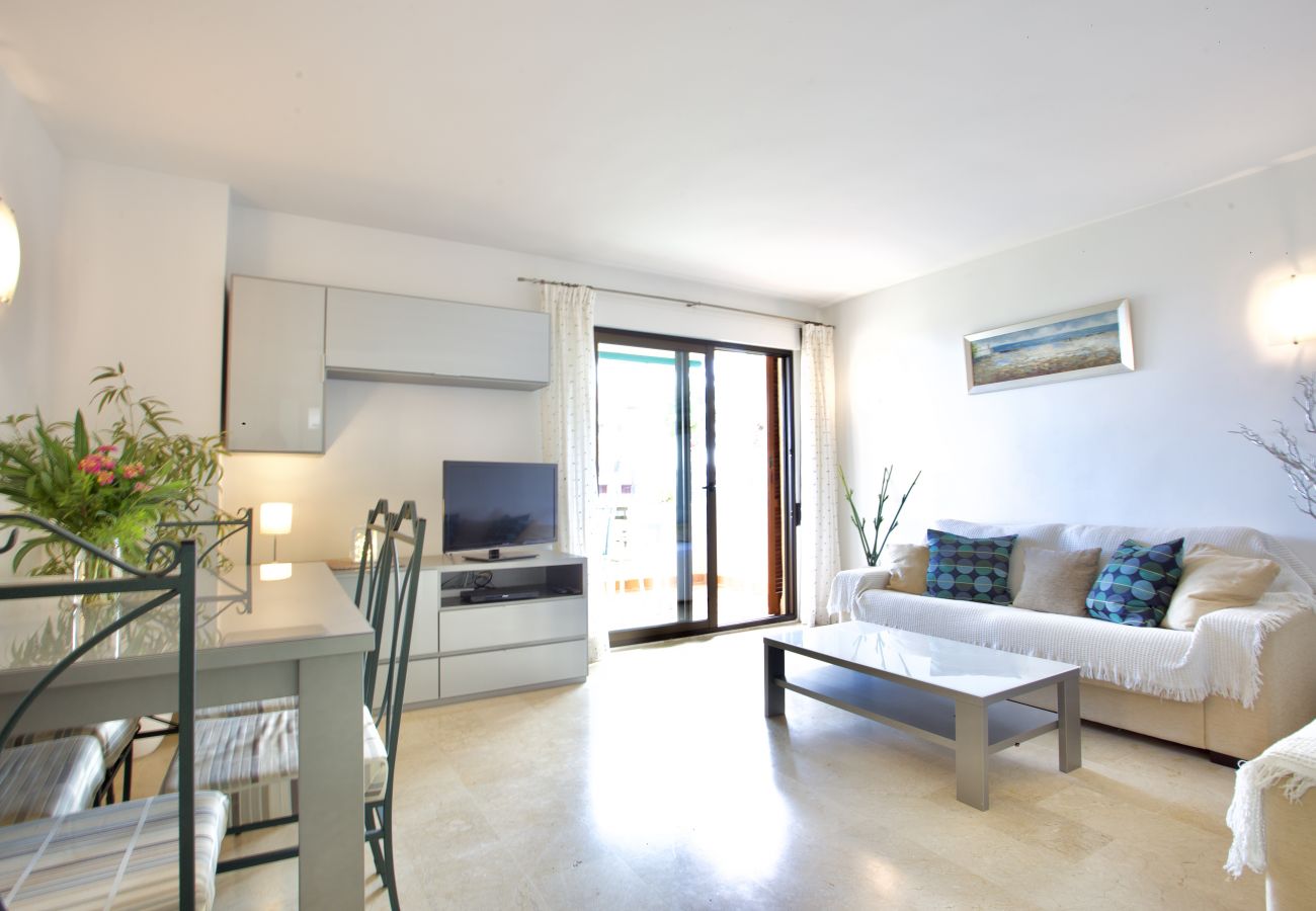 Ferienwohnung in Denia - Apartamento Primera Linea Urb. Playa Grande