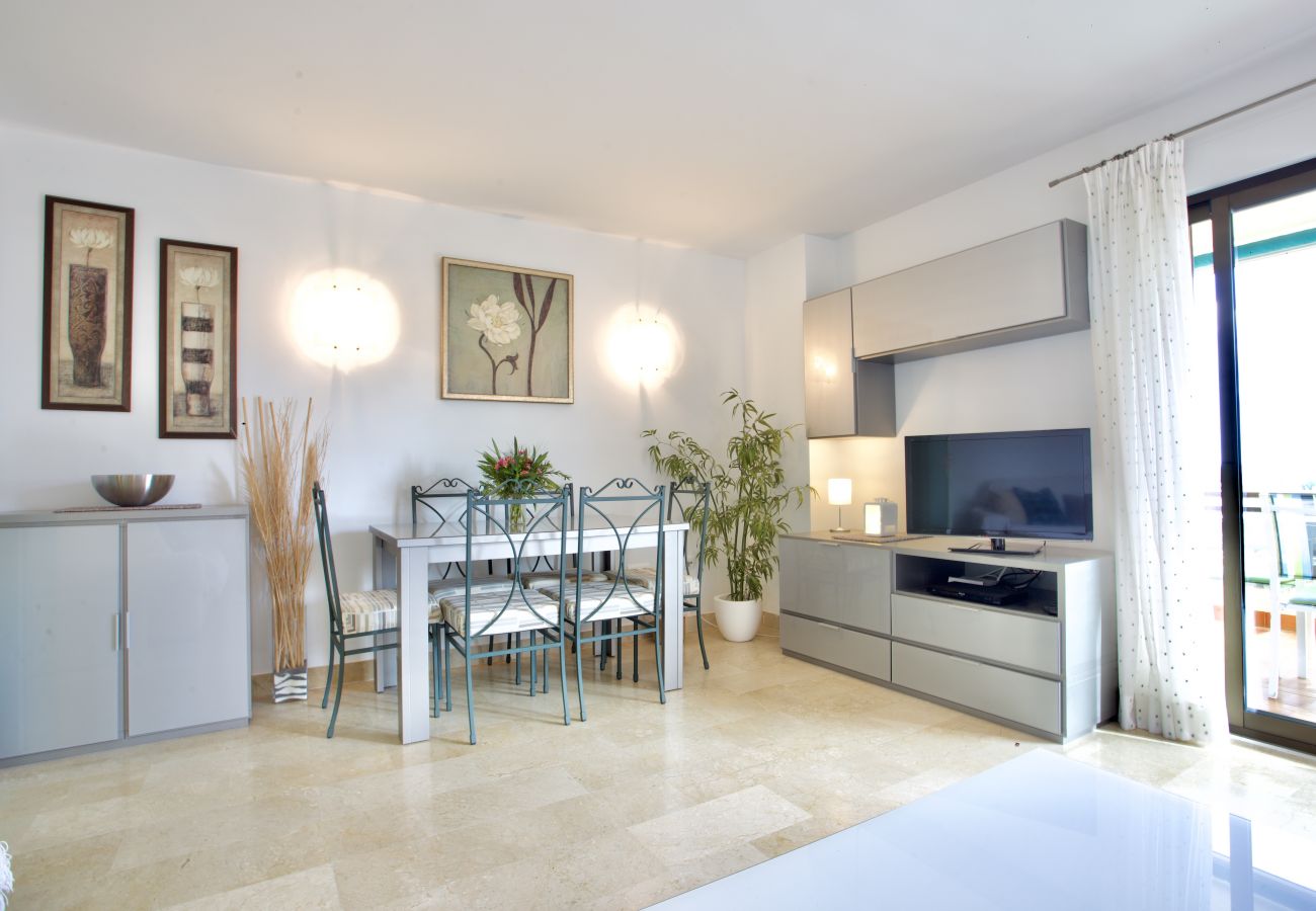 Ferienwohnung in Denia - Apartamento Primera Linea Urb. Playa Grande