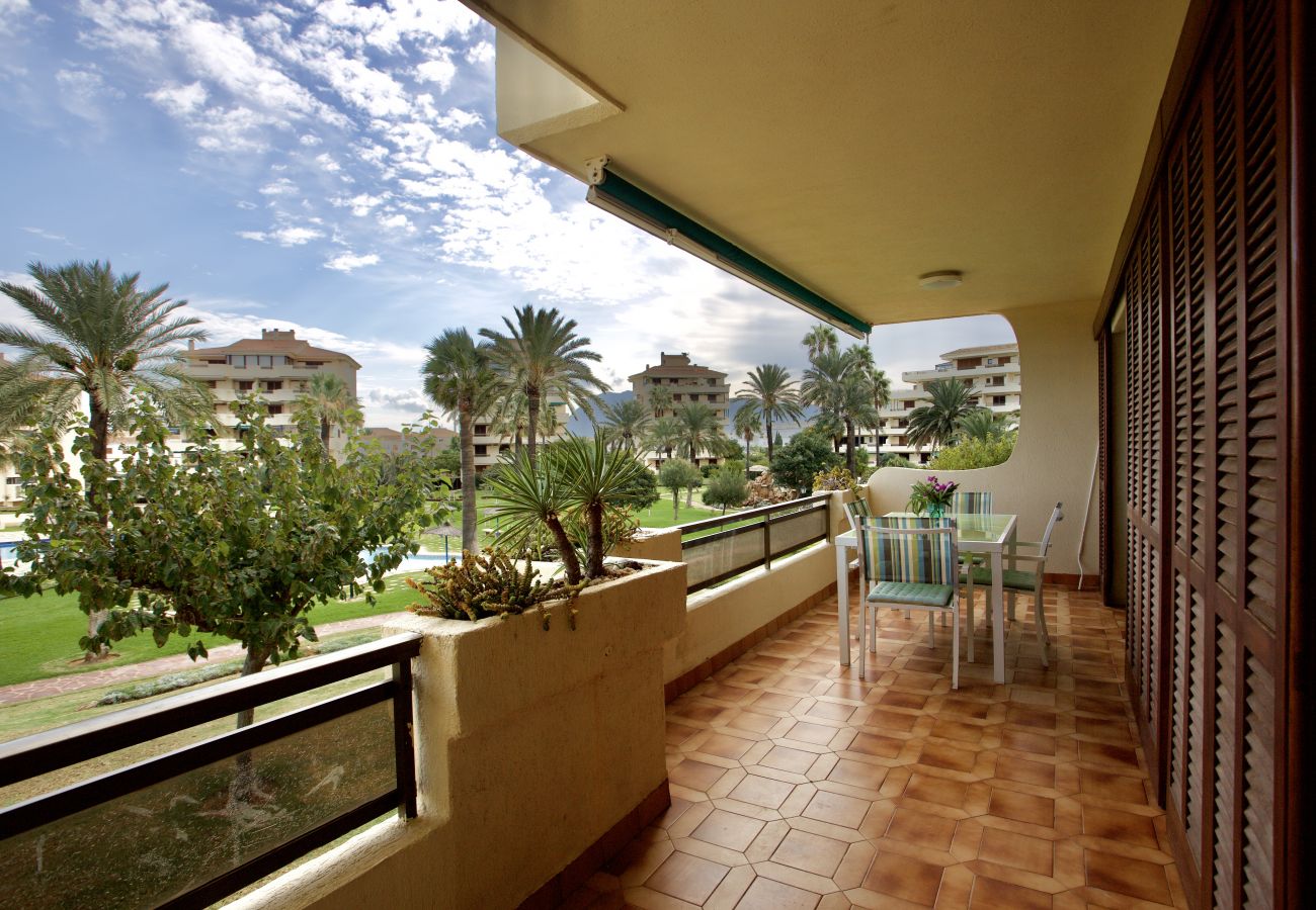 Ferienwohnung in Denia - Apartamento Primera Linea Urb. Playa Grande