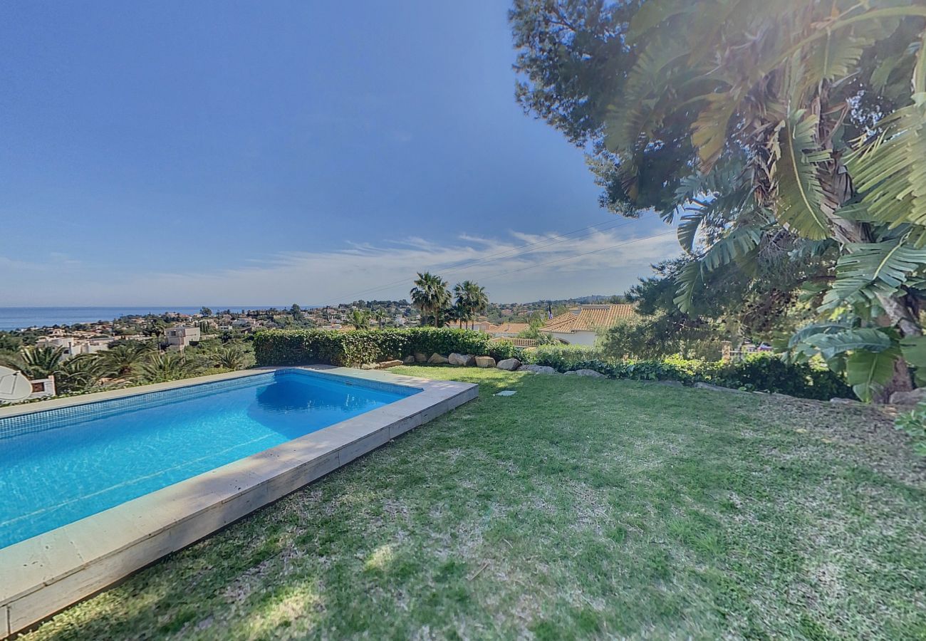 Villa in Denia - Villa con Vistas al Mar