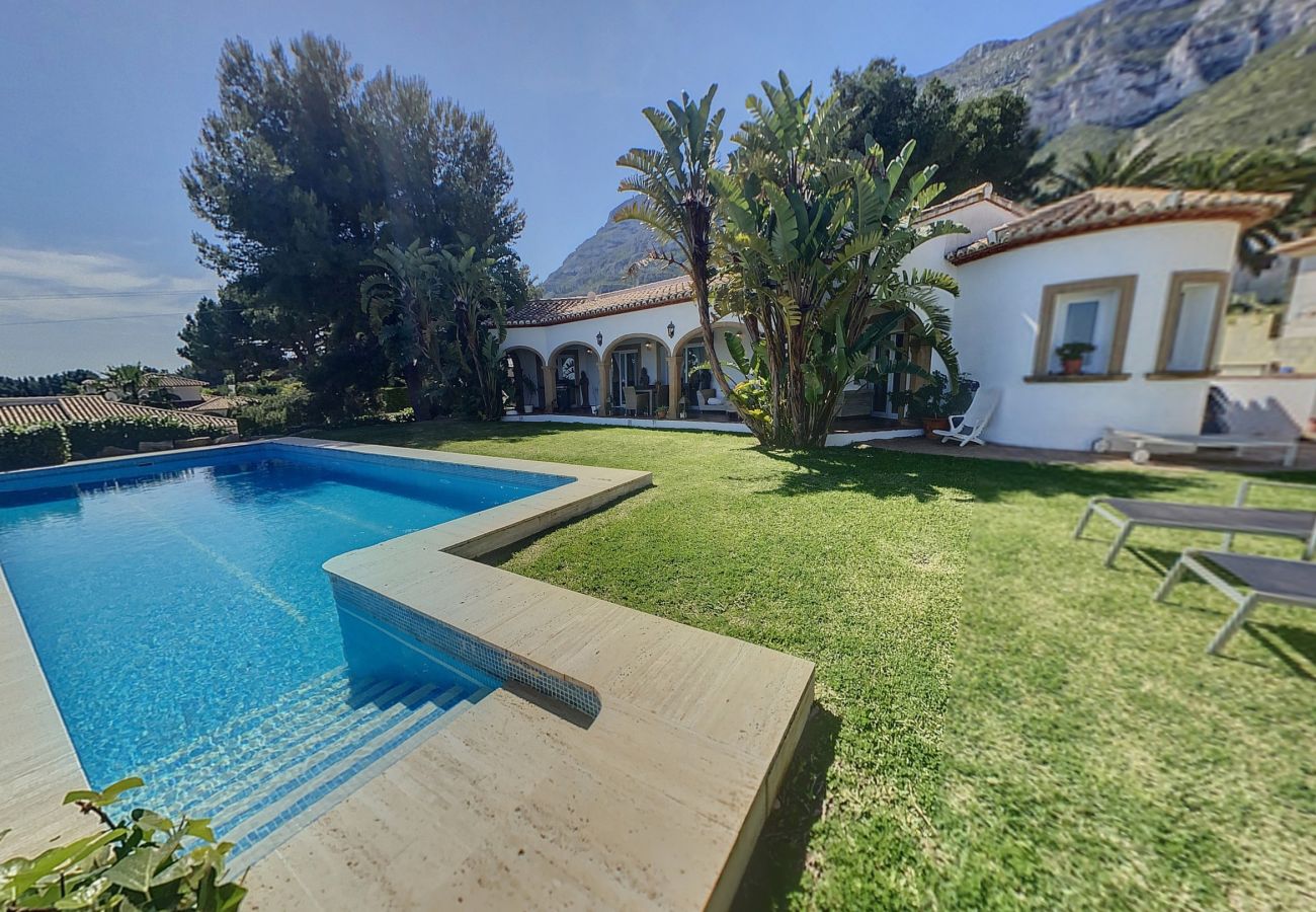 Villa in Denia - Villa con Vistas al Mar