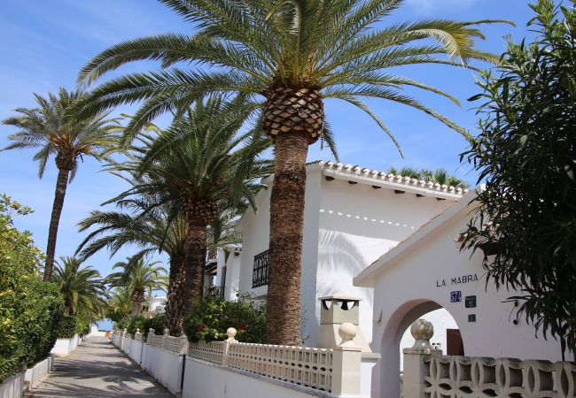 Villa/Dettached house in Denia - Villa LA MABRA 1ª Línea Playa