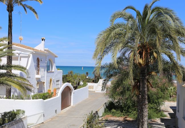 Villa/Dettached house in Denia - Villa LA SARDINA 1ª Línea Playa