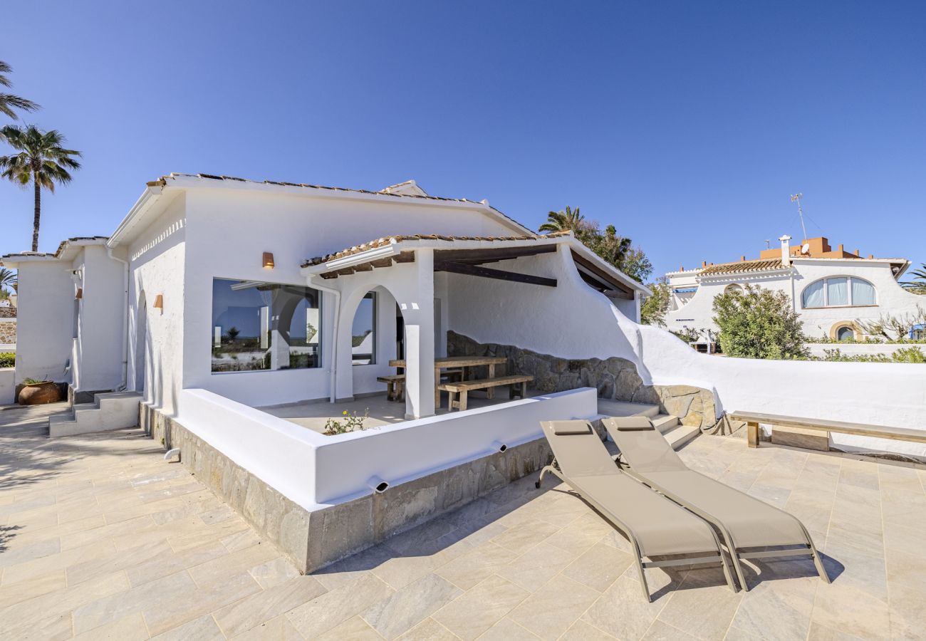 Villa in Denia - Villa LA LUNA 1ª Línea Playa
