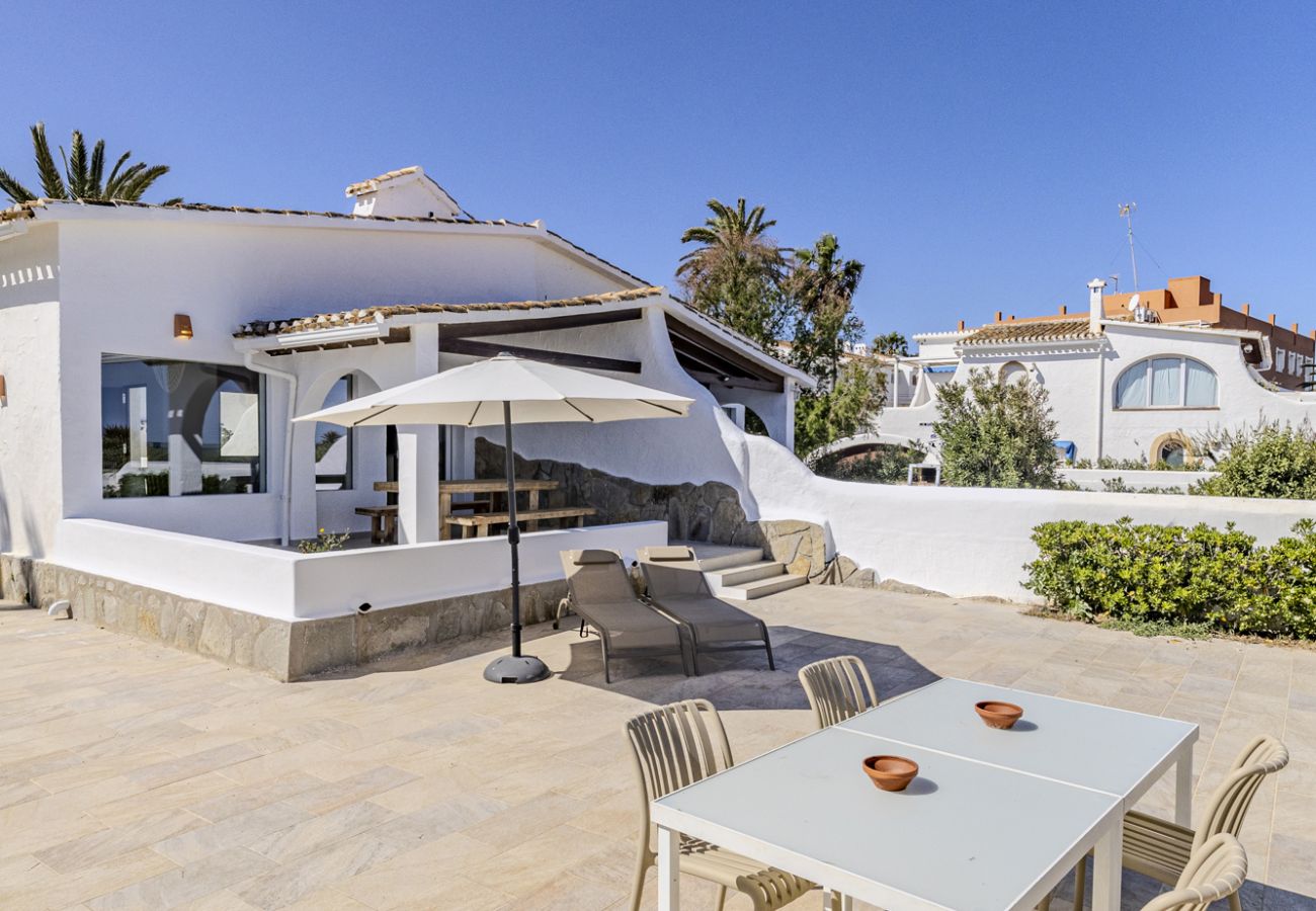Villa in Denia - Villa LA LUNA 1ª Línea Playa
