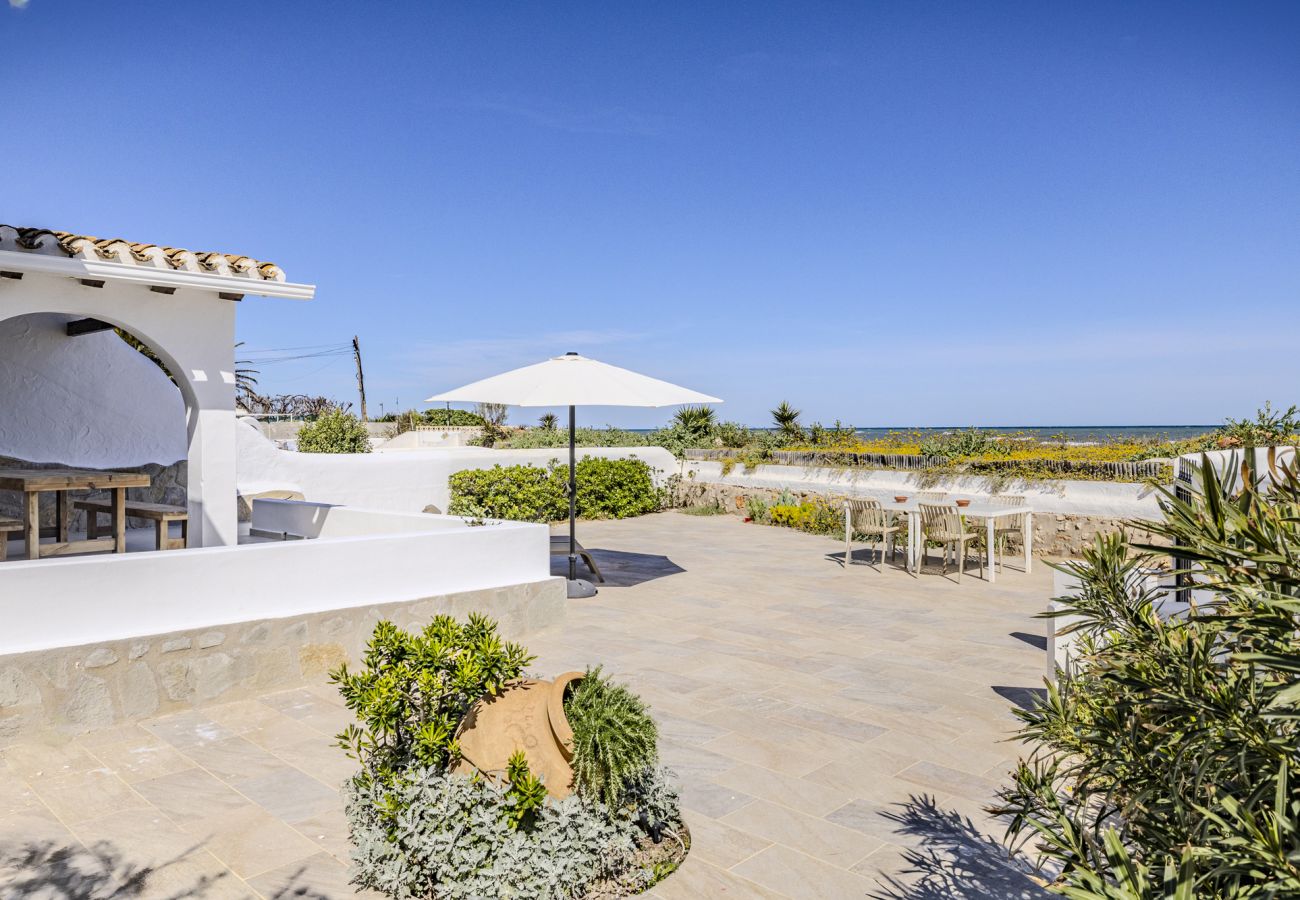 Villa in Denia - Villa LA LUNA 1ª Línea Playa