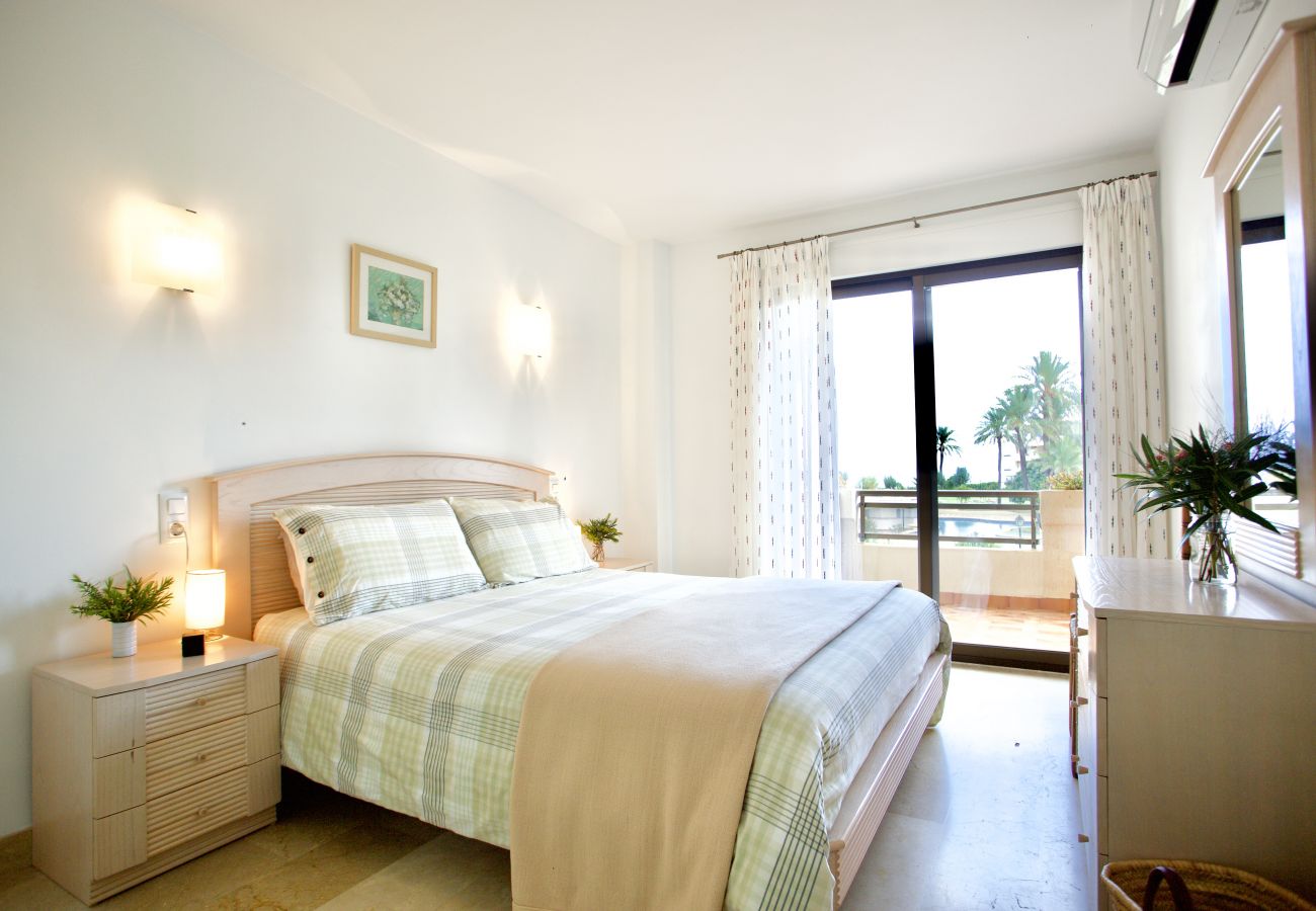 Apartment in Denia - Apartamento Primera Linea Urb. Playa Grande