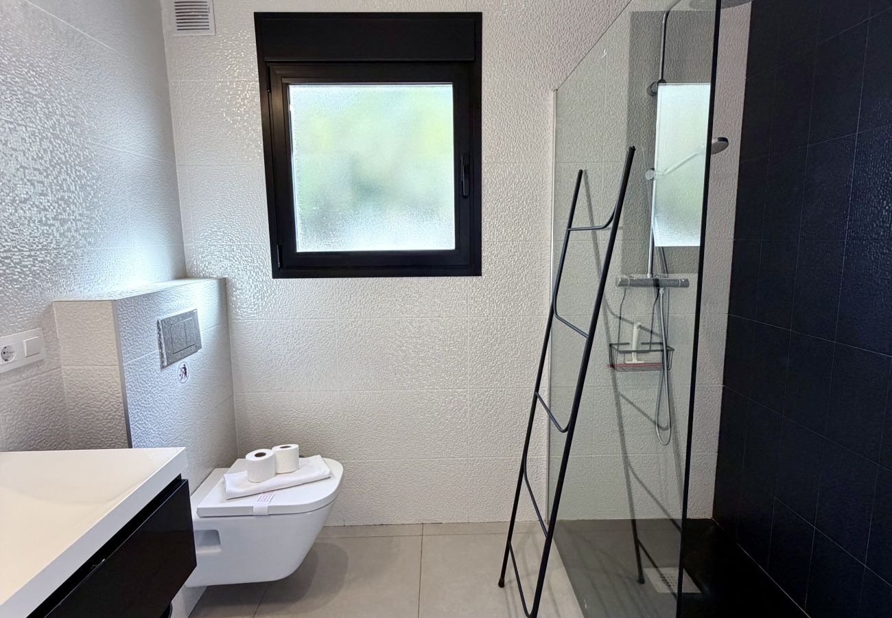 Villa in Denia - Villa en las Rotas con piscina y vistas al mar