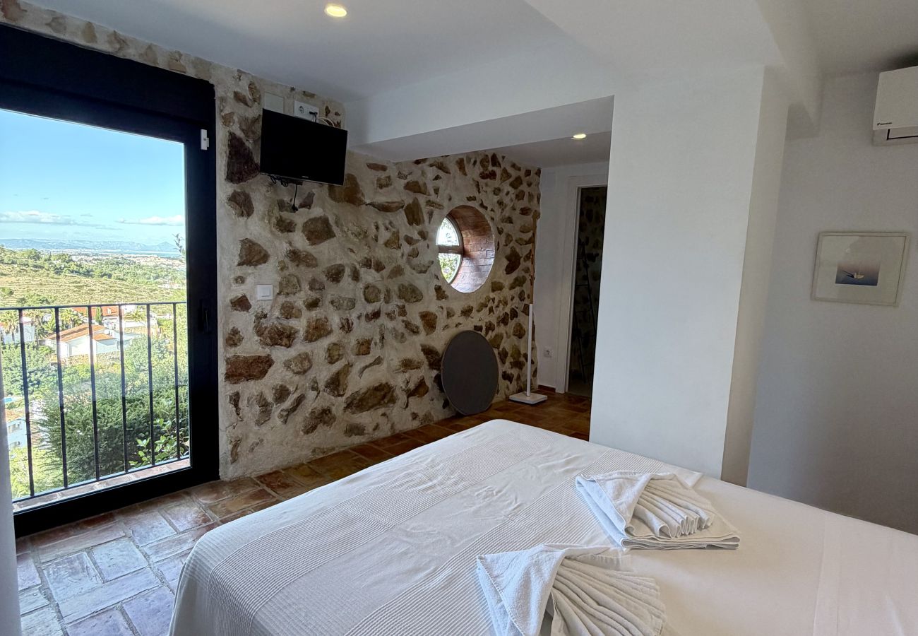 Villa in Denia - Villa en las Rotas con piscina y vistas al mar