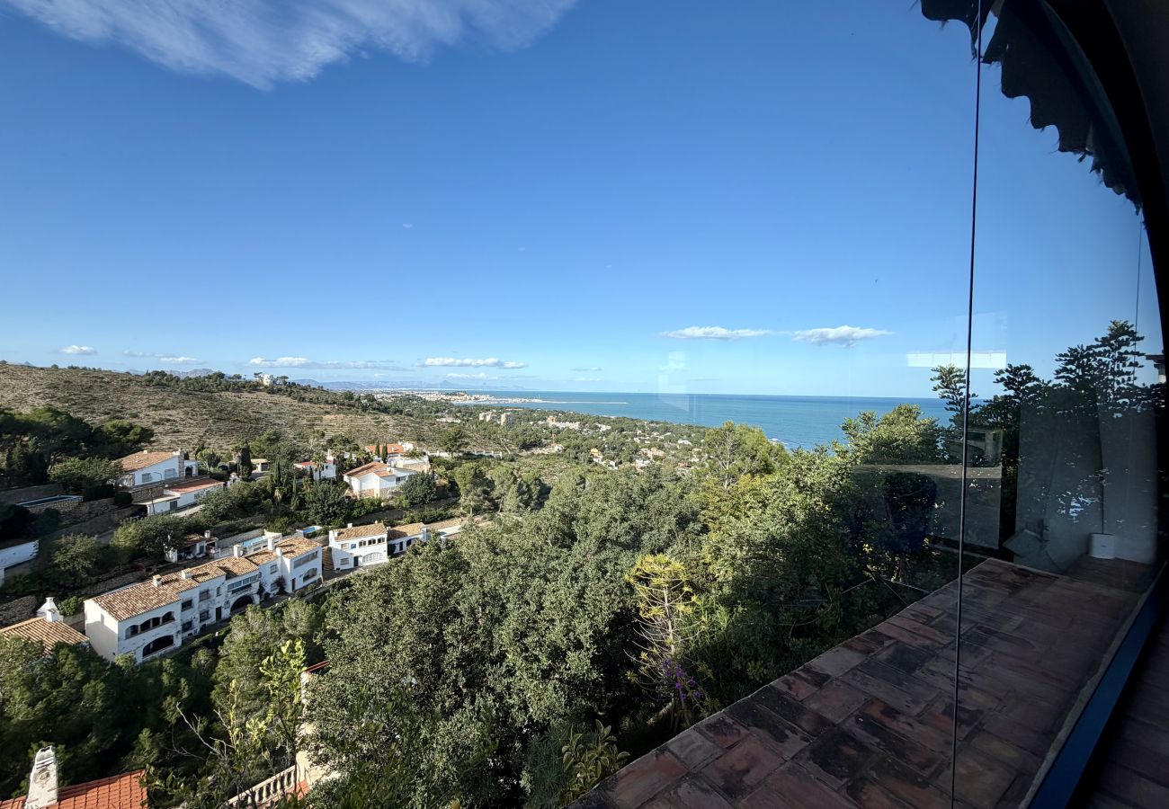 Villa in Denia - Villa en las Rotas con piscina y vistas al mar