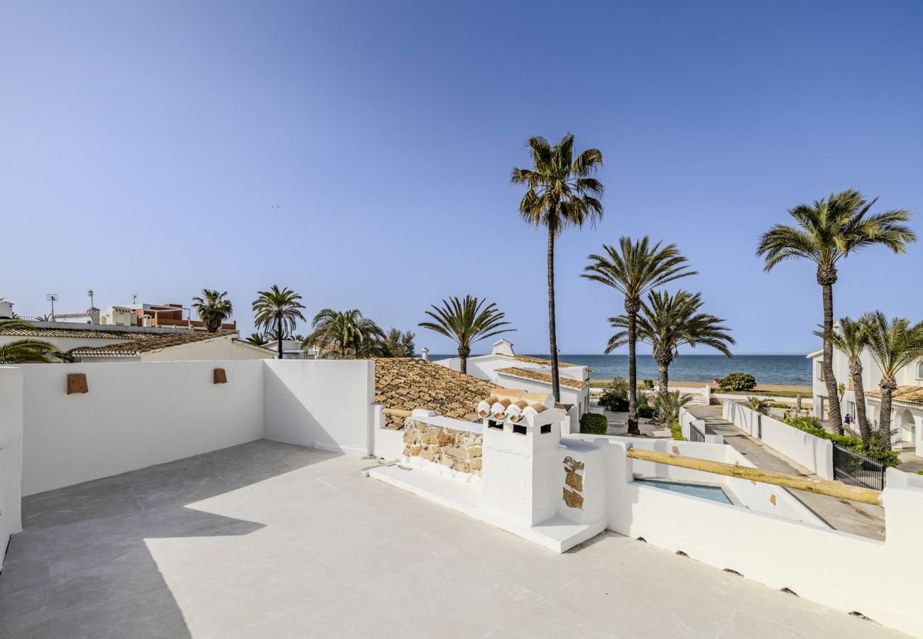 Villa à Denia - Villa LA GAVINA 1ª Línea Playa