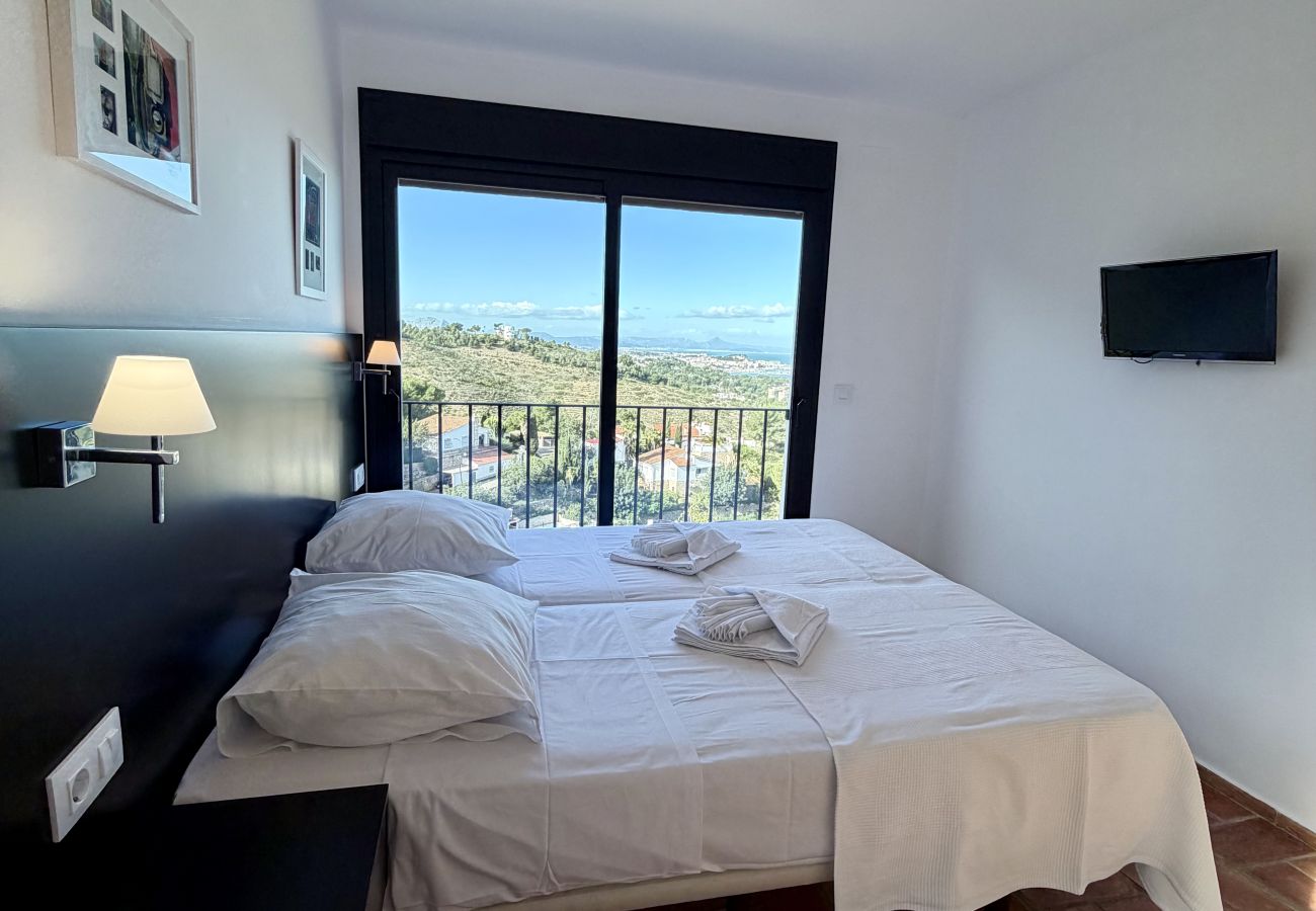 Villa à Denia - Villa en las Rotas con piscina y vistas al mar